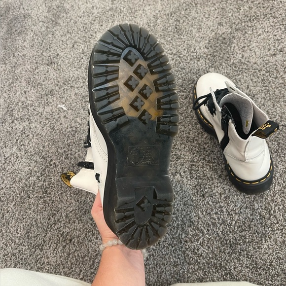 White platform Doc Martens. Size 6. Worn once, perfect condition. - Picture 6 of 7